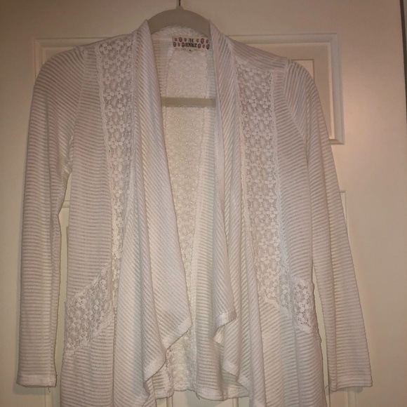 Girls white flowy sweater - Picture 1 of 3